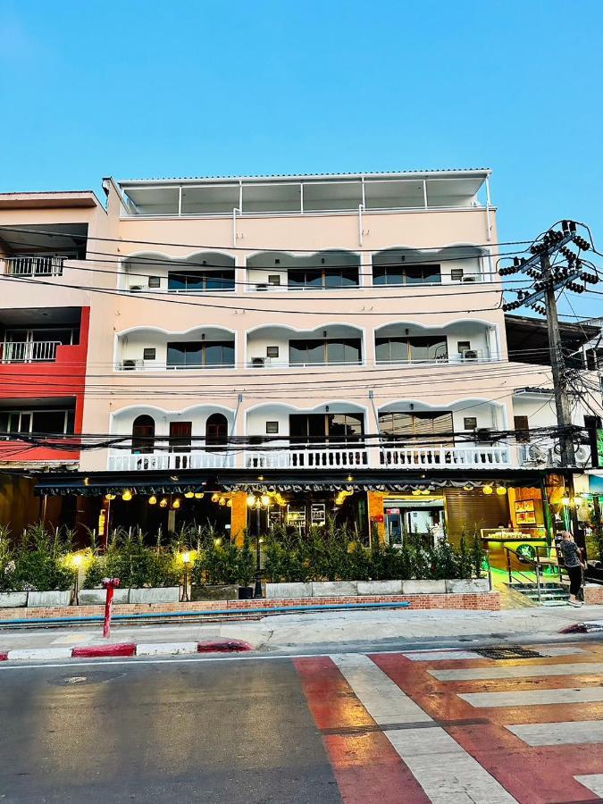 Lime Hotel Patong Екстериор снимка